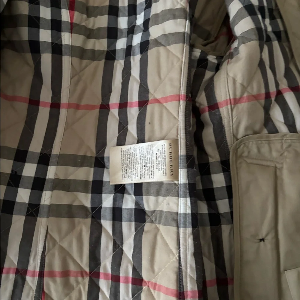 Burberry Beige Quilted Jacket with Signature Check Lining - Picture 7 of 7